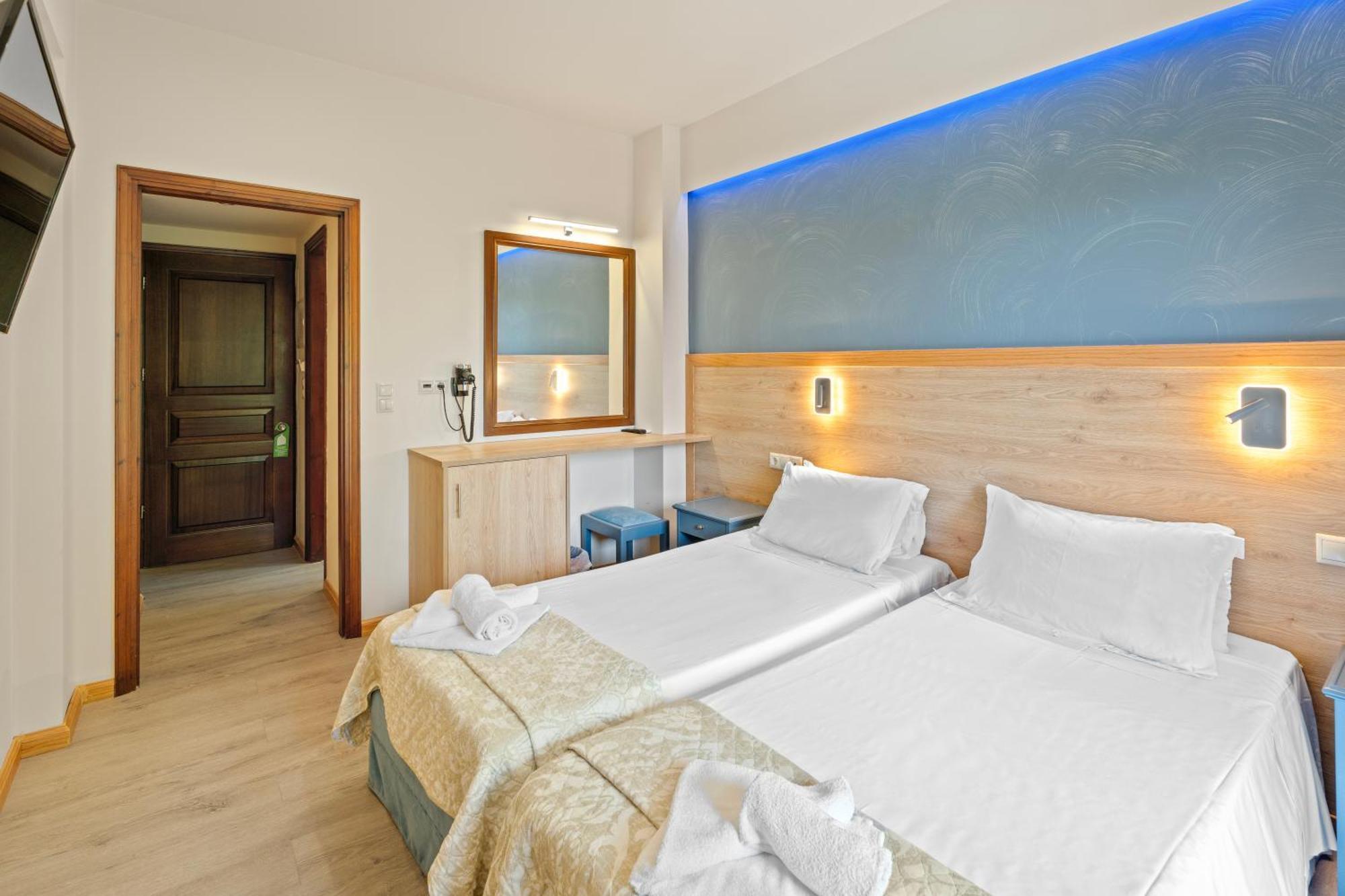 Fiori Hotel Gouvia Esterno foto